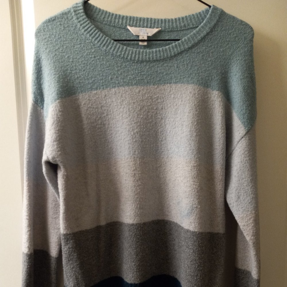 Time and Tru multicolored sweater